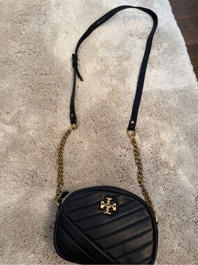 Tory Burch Kira Chevron camera bag